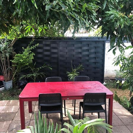 Apartamento Meuble Le Manguier Saint Pierre Exterior foto
