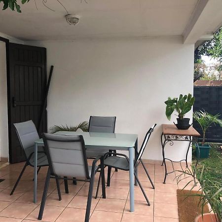 Apartamento Meuble Le Manguier Saint Pierre Exterior foto