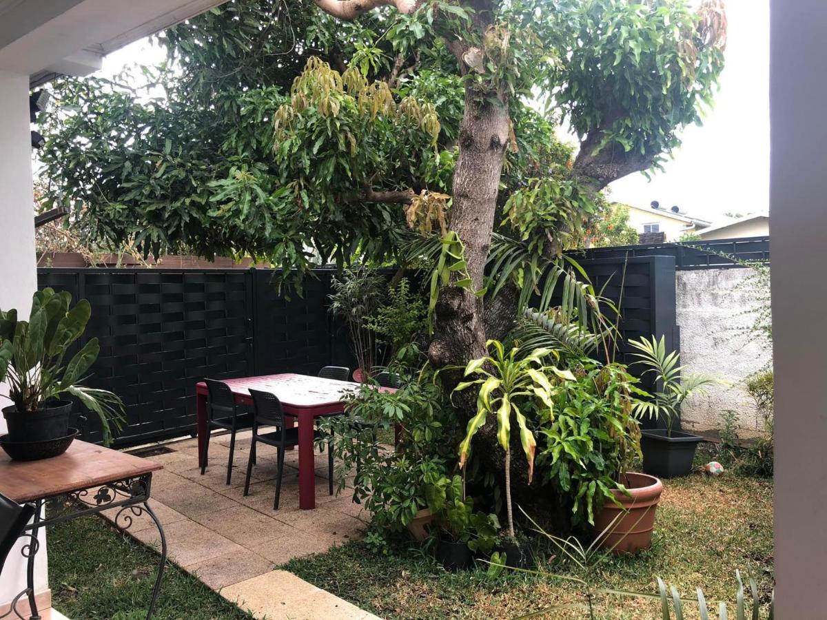 Apartamento Meuble Le Manguier Saint Pierre Exterior foto