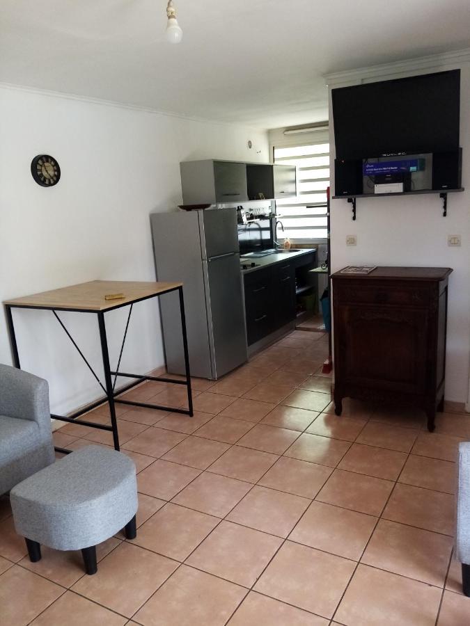 Apartamento Meuble Le Manguier Saint Pierre Exterior foto